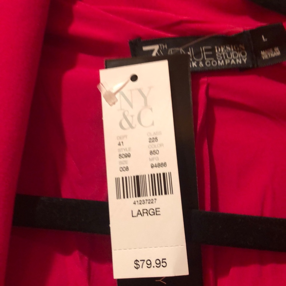 Hot pink jacket. Matches with blouse - Picture 2 of 2